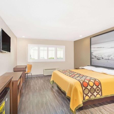 Super 8 By Wyndham National City Chula Vista Dış mekan fotoğraf