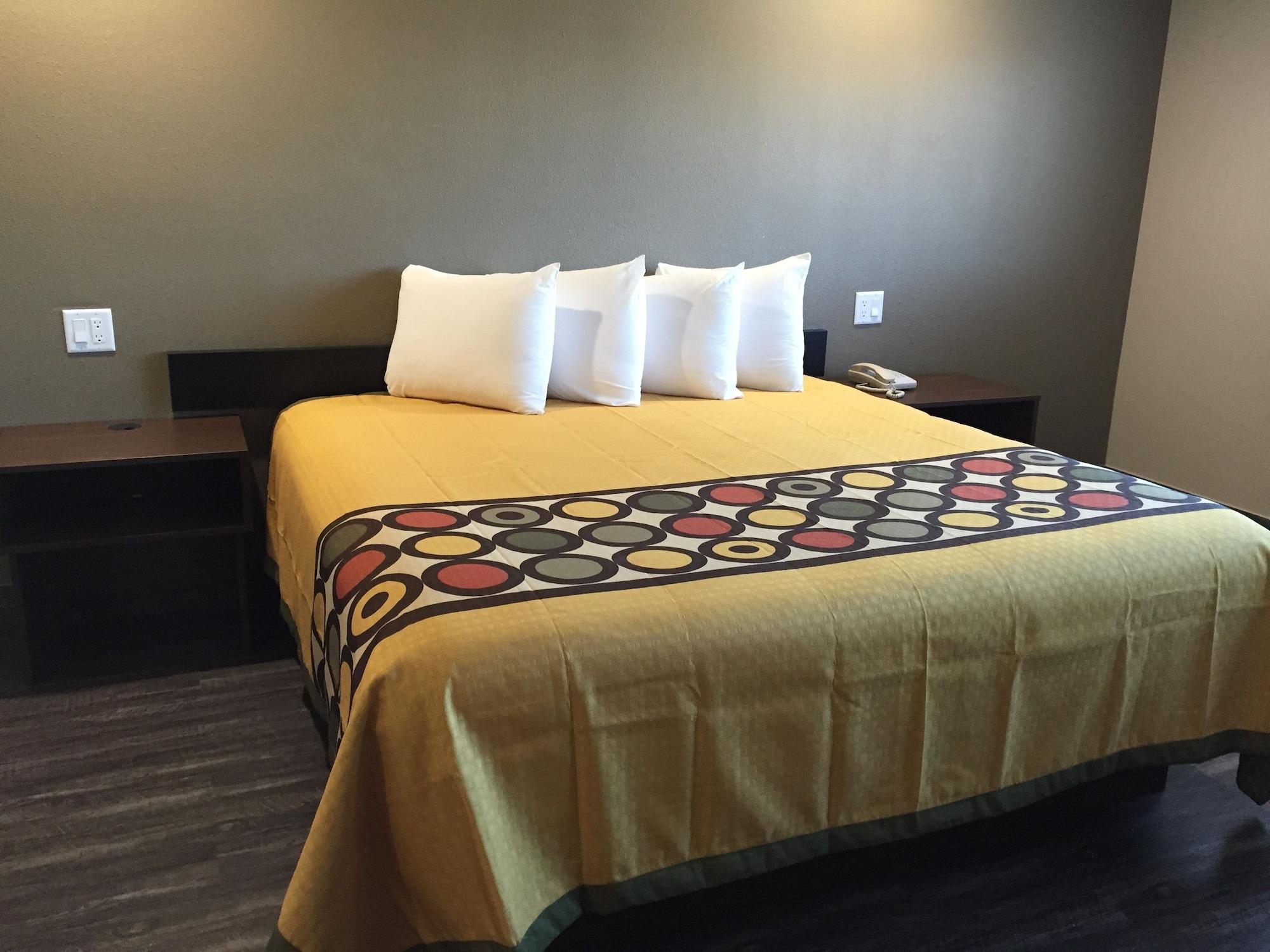 Super 8 By Wyndham National City Chula Vista Dış mekan fotoğraf
