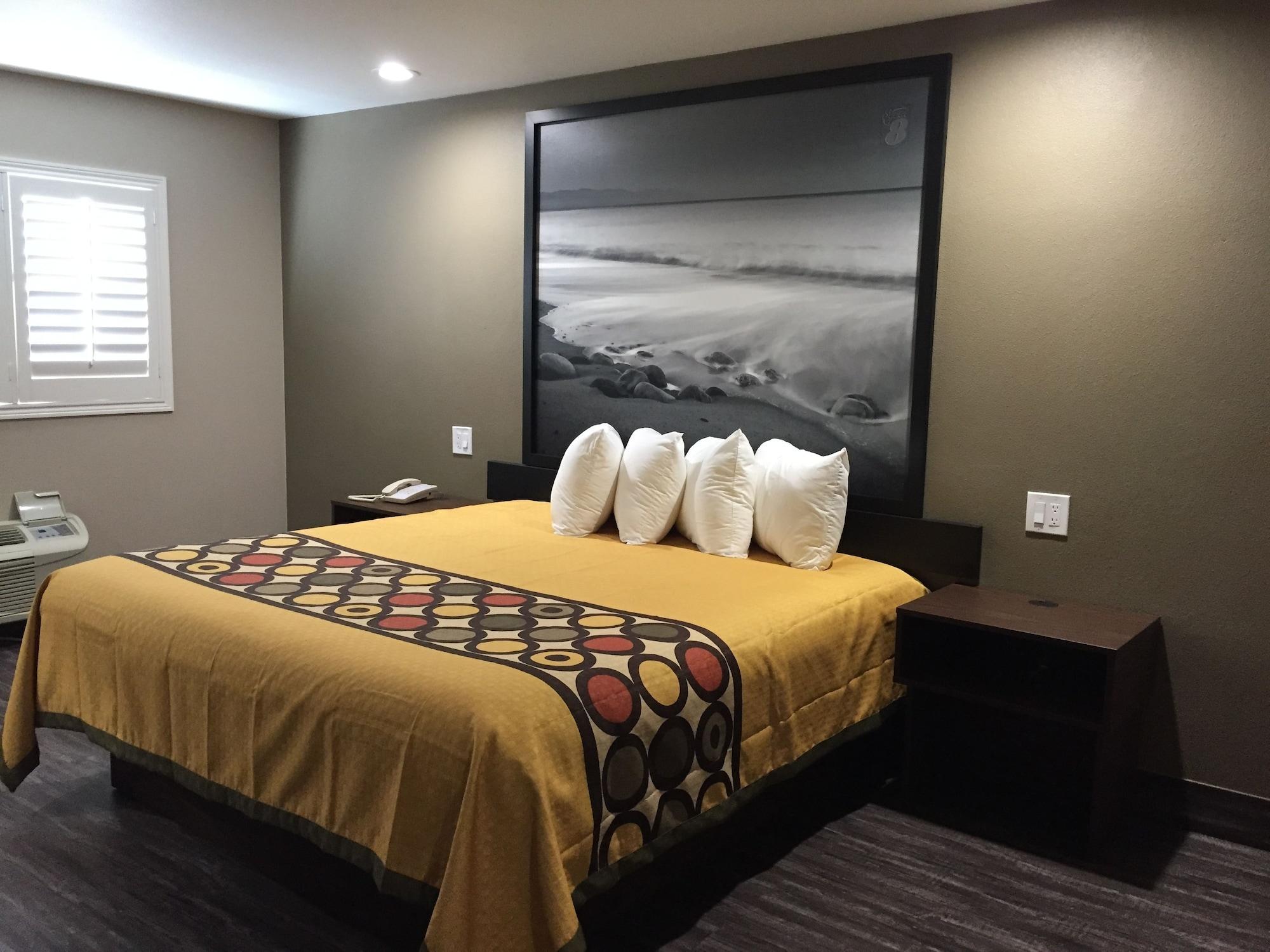 Super 8 By Wyndham National City Chula Vista Dış mekan fotoğraf