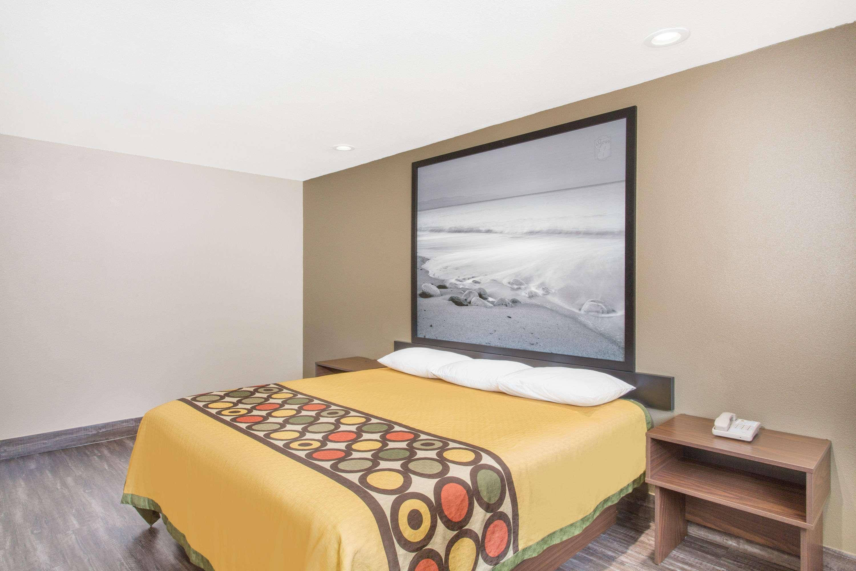 Super 8 By Wyndham National City Chula Vista Dış mekan fotoğraf